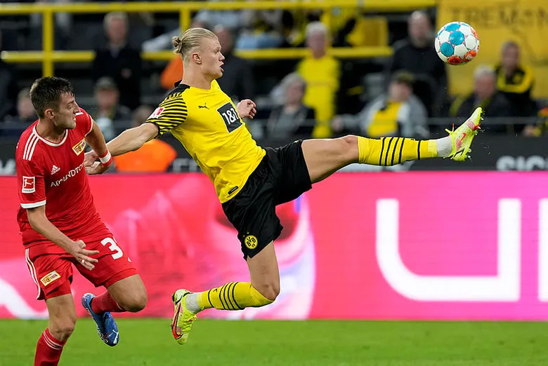 borussia-dortmundda-erling-haaland-sahalara-geri-donecek-1637932969957.jpg