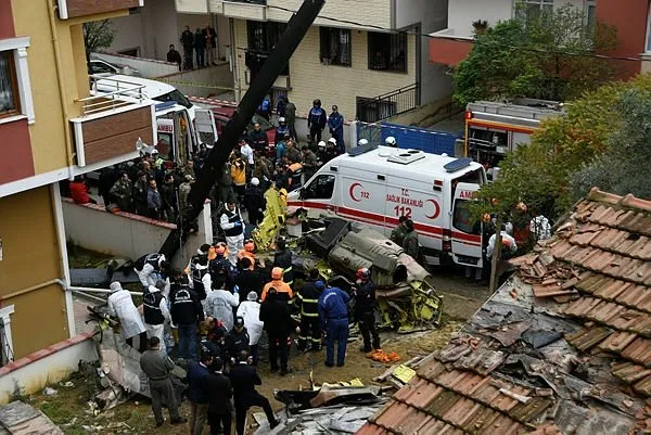 Son dakika haber: İstanbul Sancaktepe'de askeri helikopter düÅtü: 4 Åehit