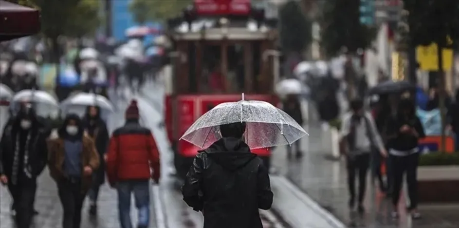 İstanbul’da beklenen yağış başladı! Tam 4 gün sürecek: Dışarıya çıkacaklar dikkat...