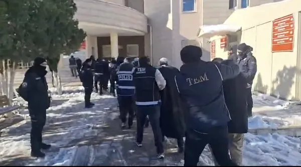 sanliurfada-deas-operasyonu-13-zanlidan-4u-tutuklandi-1767433163810.jpg