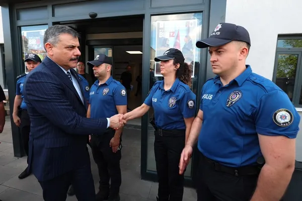 icisleri-bakani-mustafa-ciftci-kocaelide-polis-ve-jandarma-personeliyle-bir-araya-geldi-1784379694122.jpeg