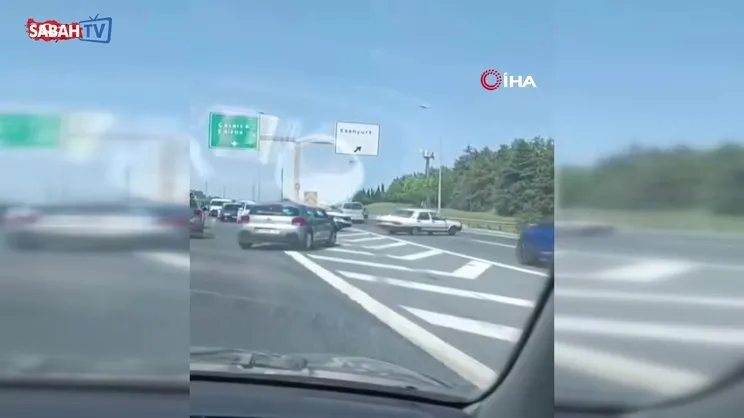 TEM'de trafikten kaçmak için ters yöne giren araçlar kamerada | Video