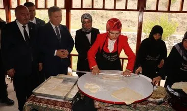 Bakan Göktaş Erzincan’da hamur açtı, gözleme yaptı #erzincan
