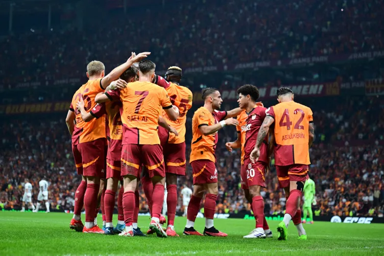 SON DAKİKA GALATASARAY HABERLERİ: Galatasaray’dan beklenmedik transfer! Yıldız oyuncu devre arasında imzayı atacak…