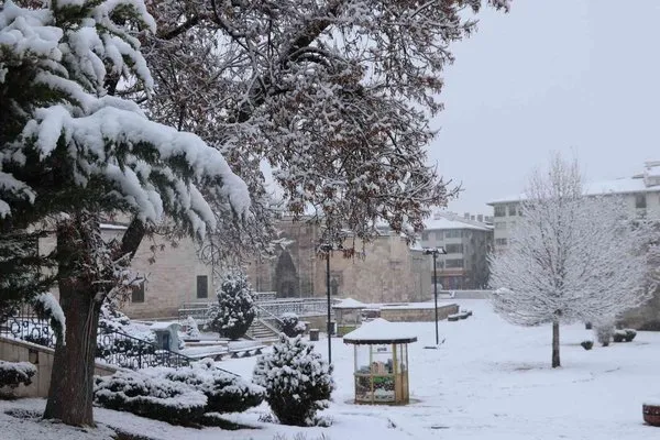 Sivas’ta 40 köy yolu ulaşıma kapandı