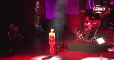 İstanbul’da pandemi sonrası ilk konser! Ünlü şarkıcı Yıldız Tilbe hayranlarıyla Harbiye Açıkhava’da buluştu | Video