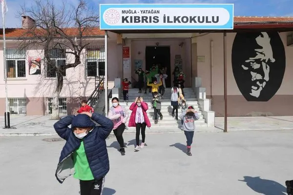 Yatağan Kıbrıs İlkokulu’nda tahliye tatbikatı yapıldı