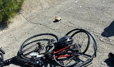 Muğla'da otomobil önünde giden bisikletli gruba çarptı: 1 ölü, 2 yaralı #mugla