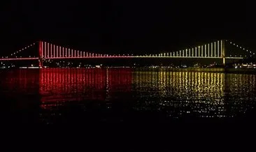 İstanbul’da köprüler sarı-kırmızı renklere büründü
