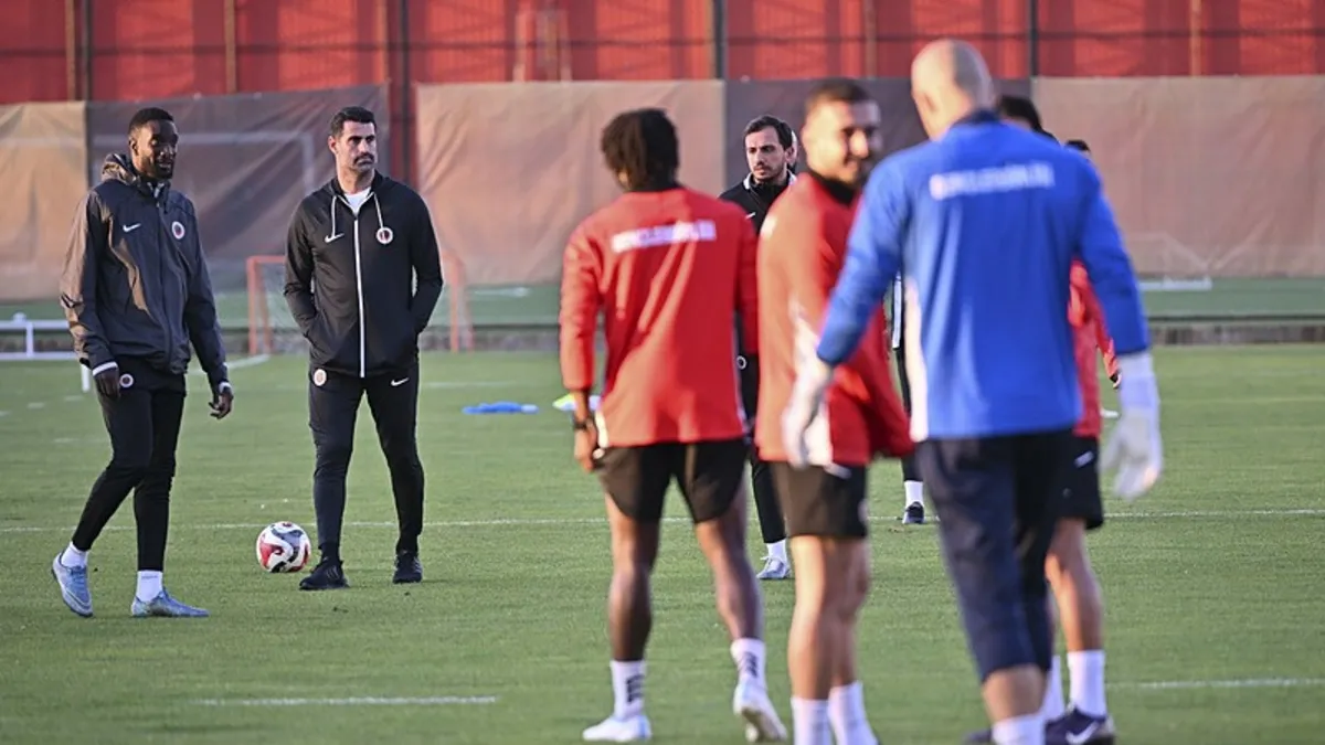 Volkan Demirel başladı