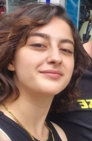 yaya-gecidinde-otomobilin-carptigi-genc-begum-hayatini-kaybetti-1789029494631.jpg