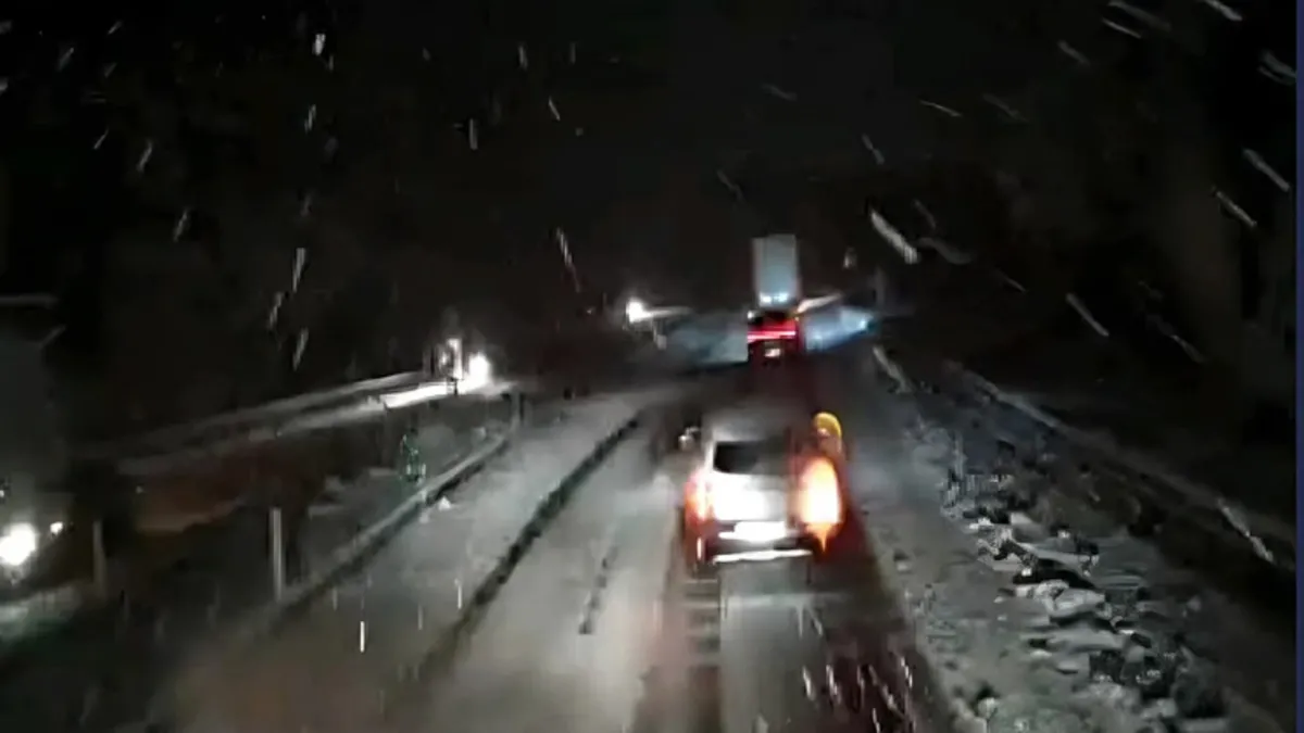 Ulaştırma ve Altyapı Bakanlığı duyurdu: Belirlenen yollar tır ve çekici araçlara kapatıldı! Ulaştırma ve Altyapı Bakanlığı duyurdu: Belirlenen yollar tır ve çekici araçlara kapatıldı!