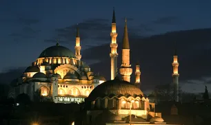 Tezveren Dede Türbesi Hakkında Bilgiler