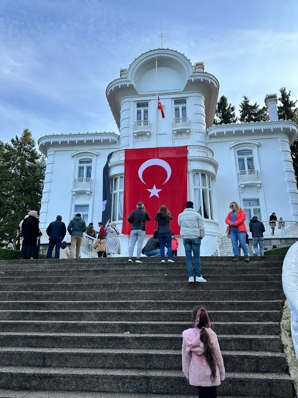 buyuksehirin-turizm-noktalari-131-bin-ziyaretciyi-agirladi-1782377823810.jpg