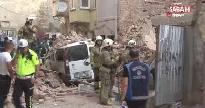 Beyoğlu’nda 4 katlı metruk bina çöktü | Video