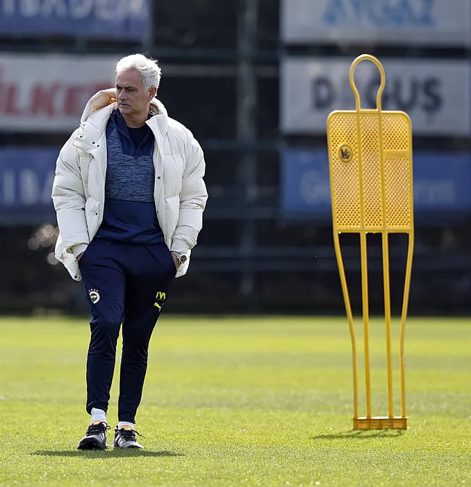 Son dakika haberi: Fenerbahçe’den yeni sezon bombası! Mourinho onu istiyor...