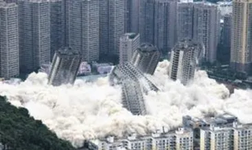 15 gökdelen 45 saniyede yok oldu