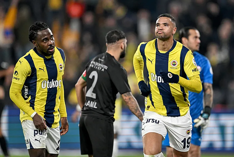 Son dakika haberi: Fenerbahçe - Hatayspor maçında yıldız oyuncuya şok protesto! Taraftar ikiye bölündü...