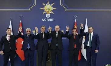 Rozetlerini Başkan Erdoğan taktı! 7 belediye daha AK Parti’ye katıldı