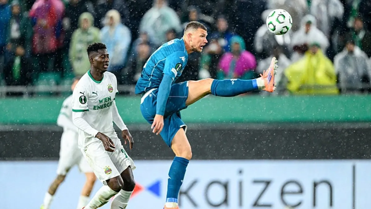 Fenerbahçe'nin eski golcüsü Edin Dzeko tarihe geçti!
