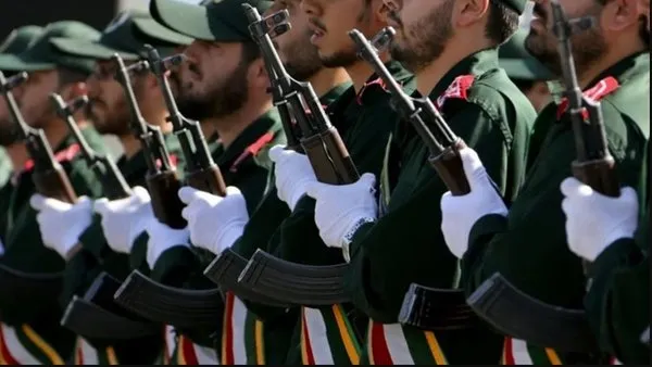 İran Devrim Muhafızları İsrail’i uyardı: Hata yaparsanız vururuz!