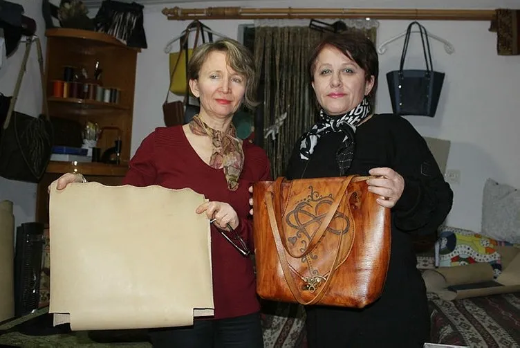 Girişimci iki kadın 3 kilo mantı parasıyla çanta üreticisi oldu