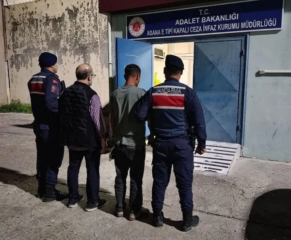 adanada-akilalmaz-dolandiricilik-ev-alma-hayaliyle-biriktirdikleri-2-kilogram-altini-kaptirdilar-sahte-kimlik-1779004401871.jpg