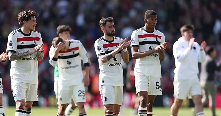 Manchester United puanı 90+6’da aldı!