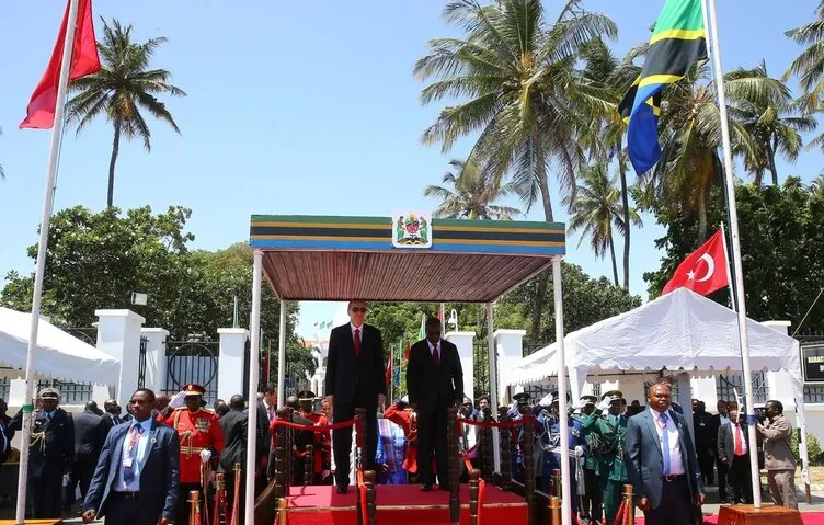 Cumhurbaşkanı Erdoğan, Tanzanya’da resmi törenle karşılandı
