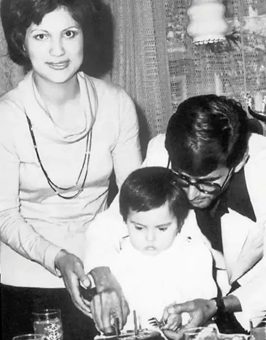 2 yaşındayken baba acısı yaşamıştı... Demet Akalın’ın özlemi yürekleri dağladı: Yaşayamadığımız yıllar için...