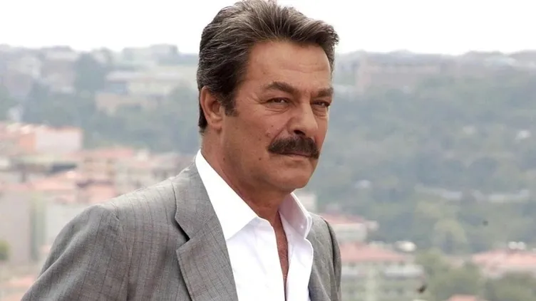 Yeşilçam yıldızı bir deri bir kemik kaldı! 75 yaşındaki Kadir İnanır’ın son hali ortaya çıktı!