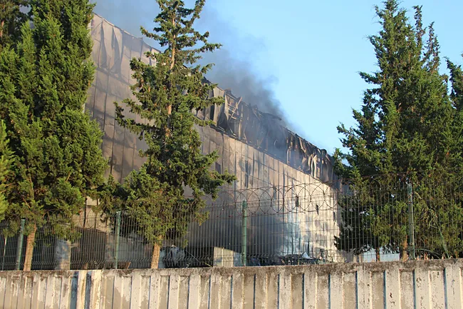adanada-yatak-fabrikasinda-yangin-1784222872702.jpeg