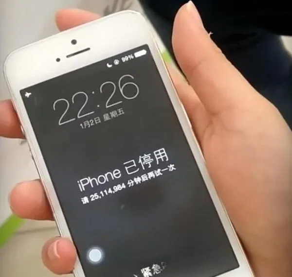 iPhone'u neredeyse 50 yıl boyunca kullanamayacak!