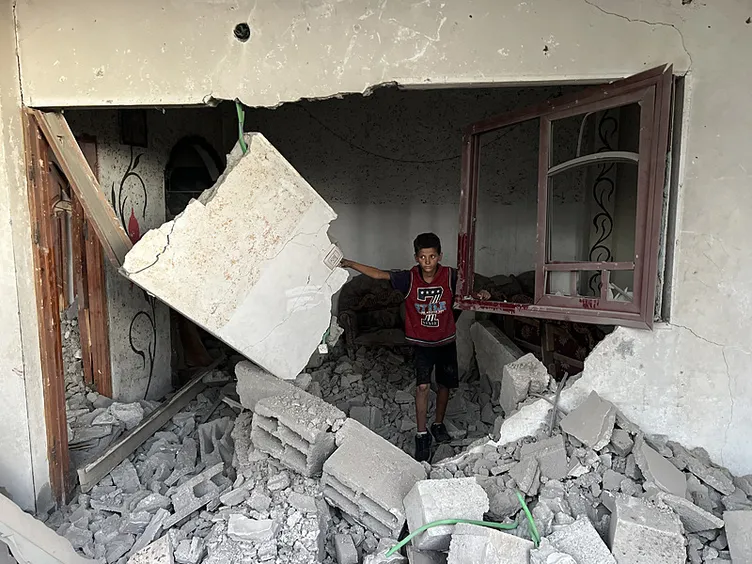 İsrail Gazze’de Filistinlilerin sığındığı okulu hedef aldı: 3 ölü, 15 yaralı