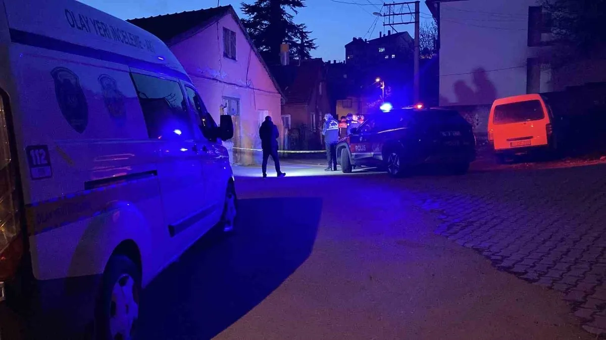 Bolu’da koca dehşeti: Boşanma aşamasındaki eşinin evine ateş açtı! Bolu’da koca dehşeti: Boşanma aşamasındaki eşinin evine ateş açtı!