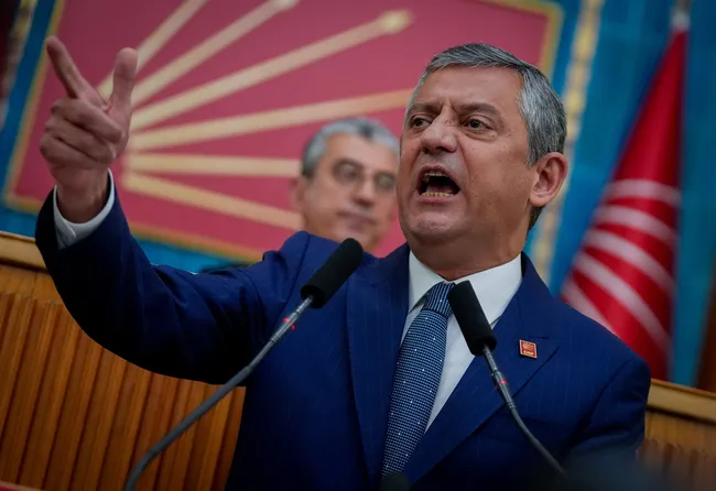 son-dakika-ozgur-ozel-chpden-ayriliyor-kritik-tarih-belli-oldu-sali-gunu-veda-konusmasini-yapacak-1784272957993.jpg SON DAKİKA… Özgür Özel CHP’den ayrılıyor! Kritik tarih belli oldu: Salı günü veda konuşmasını yapacak!