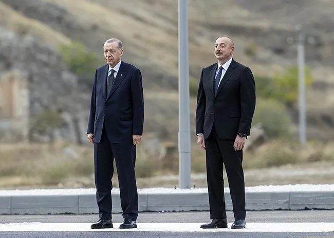 son-dakika-baskan-erdogan-ve-aliyevden-ortak-aciklama-turkiye-dunyada-onemli-bir-guc-merkezidir-1666275412205.jpeg SON DAKİKA | Başkan Erdoğan ve Aliyev’den ortak açıklama: Türkiye dünyada önemli bir güç merkezidir
