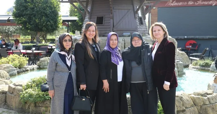 Antalya Valisi Şahin’in eşi Ebru Şahin Alanya’da şehit anneleriyle buluştu