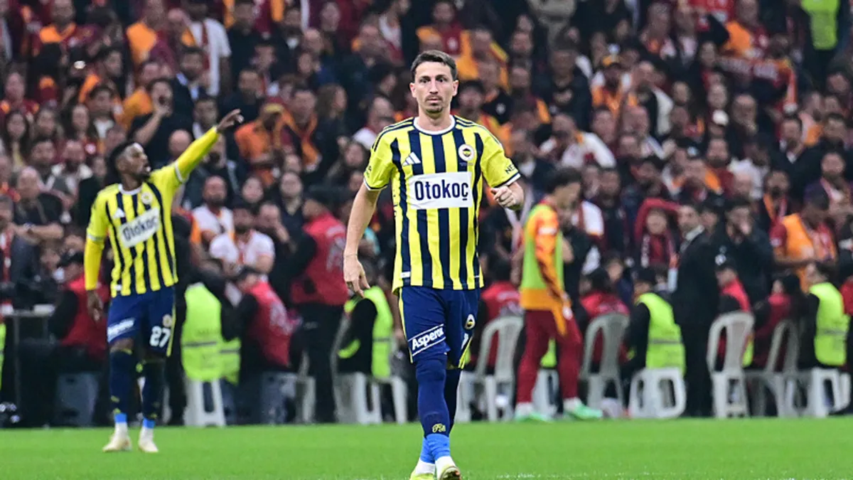 Mert Hakan Yandaş derbide yaşananlar nedeniyle özür diledi!