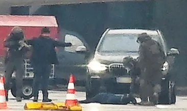 4 yaşındaki kızını rehin aldı