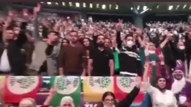 HDP'nin İstanbul Kongresi'nden skandal görüntüler! Öcalan sloganlarıyla PKK marşı okuyup ant içtiler