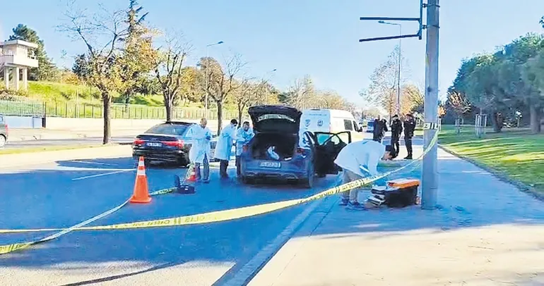 Kuyumcunun aracına yaylım ateşi