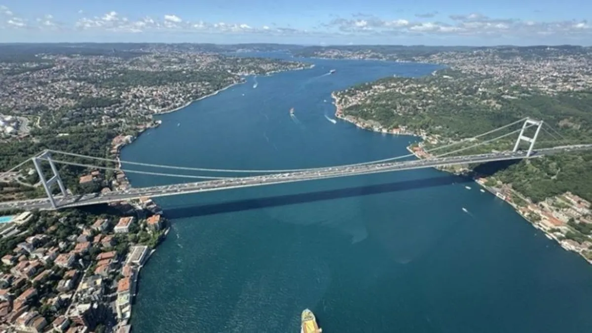 İstanbul Boğazı’nda gemi trafiği askıya alındı İstanbul Boğazı’nda gemi trafiği askıya alındı