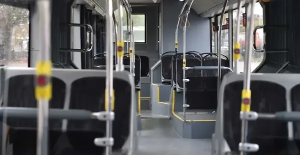 iettye-bagli-ozel-halk-otobusu-soforleri-sarachanede-eylem-yapti-1744906264196.jpg