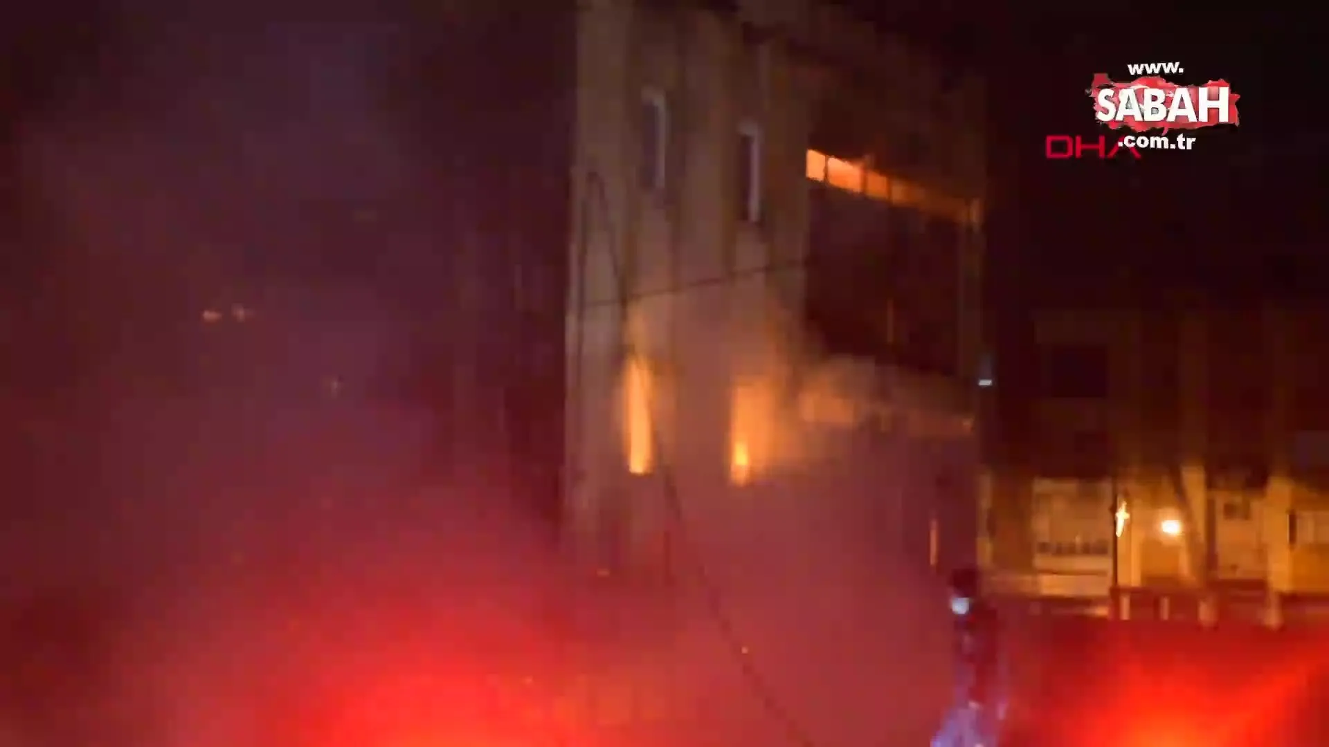 Son Dakika Izmir De 4 Katli Atik Kagit Fabrikasinda Yangin Video Videosunu Izle Son Dakika Haberleri