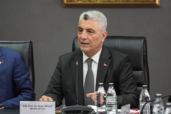bakan-bolat-turkiye-ile-suriye-arasindaki-ticaret-baglarini-guclendirmek-icin-var-gucumuzle-calisacagiz-1787763928022.jpeg Bakan Bolat: “Türkiye ile Suriye arasındaki ticaret bağlarını güçlendirmek için var gücümüzle çalışacağız”