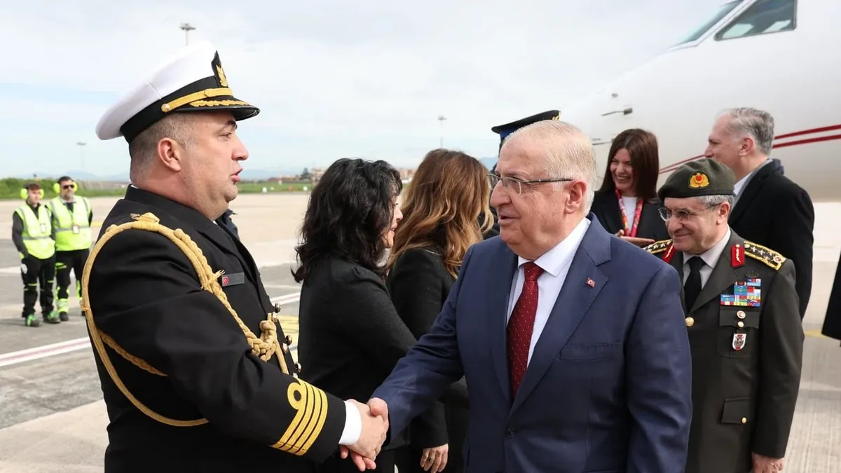 Milli Savunma Bakanı Yaşar Güler İtalya’ya gitti Milli Savunma Bakanı Yaşar Güler İtalya’ya gitti