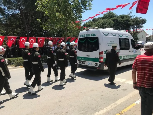 Cenaze namazı sahnesi