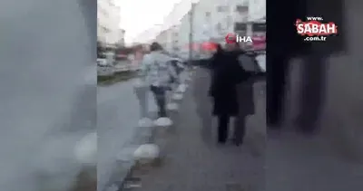 Telefon bayisinde başlayan tartışma kavgayla sonuçlandı... O anlar kamerada