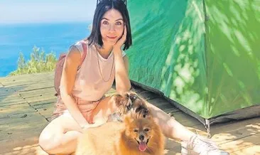 Köpekleriyle kamp kurdu
